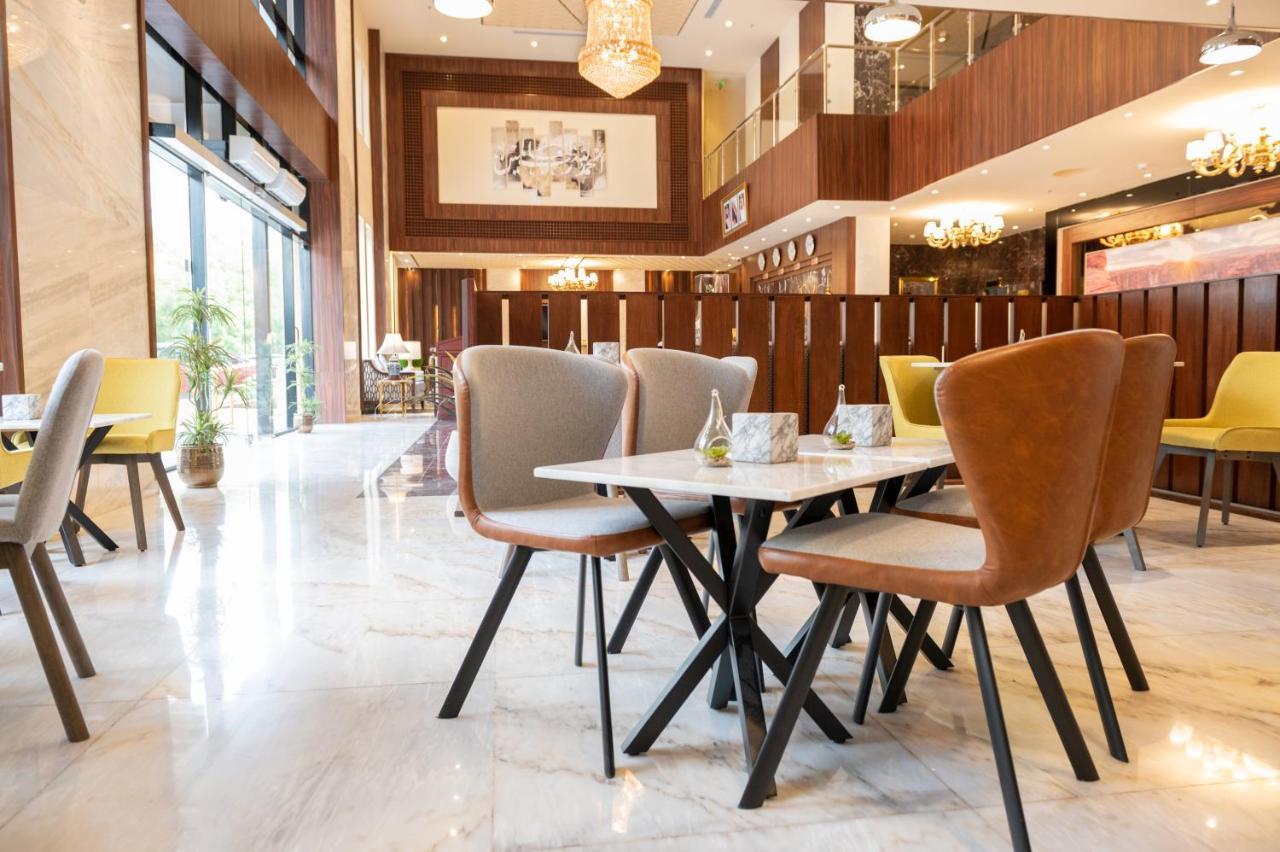 Seasons Park- Mawasim Al Hay At Hotel Jeddah Exterior photo