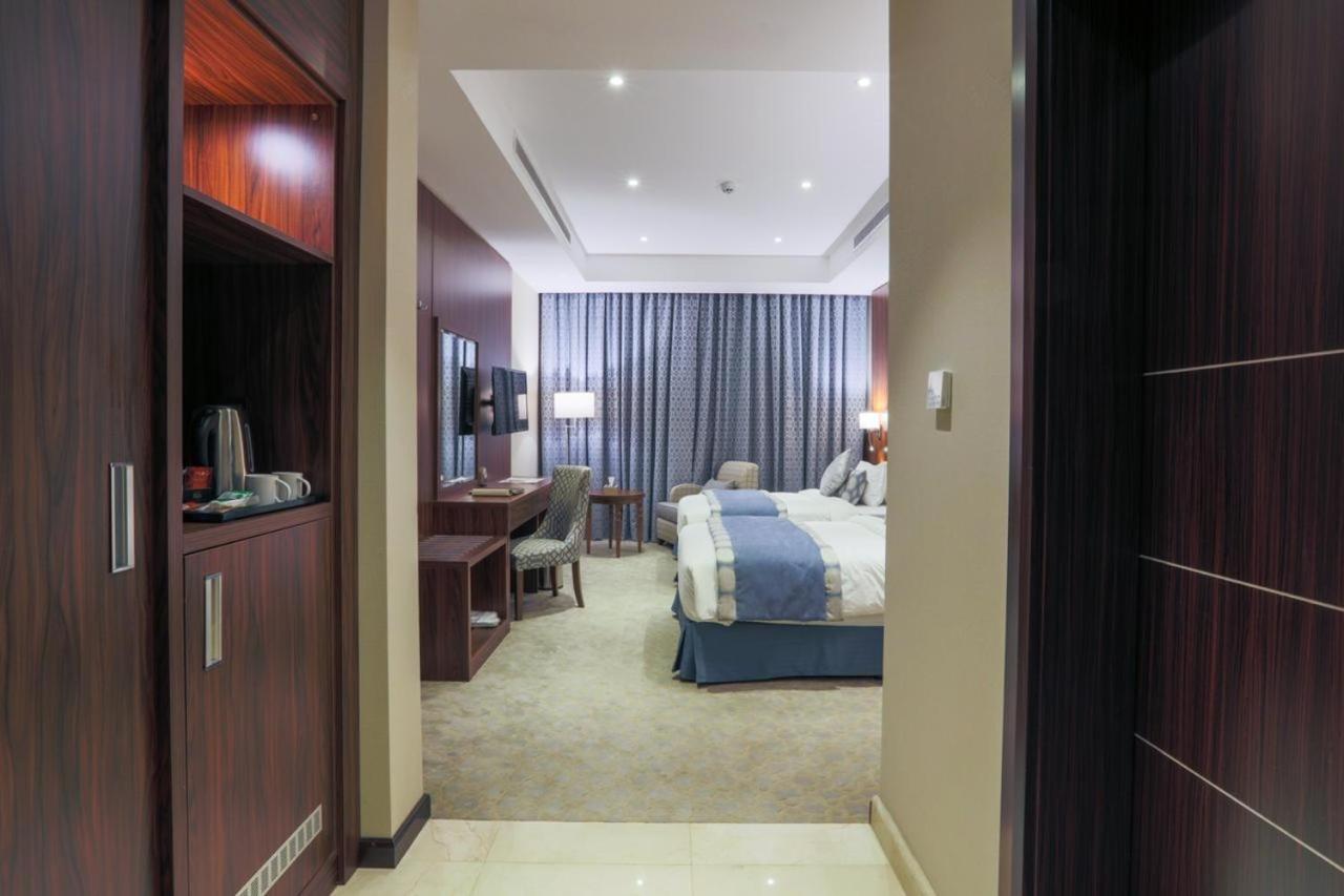 Seasons Park- Mawasim Al Hay At Hotel Jeddah Exterior photo